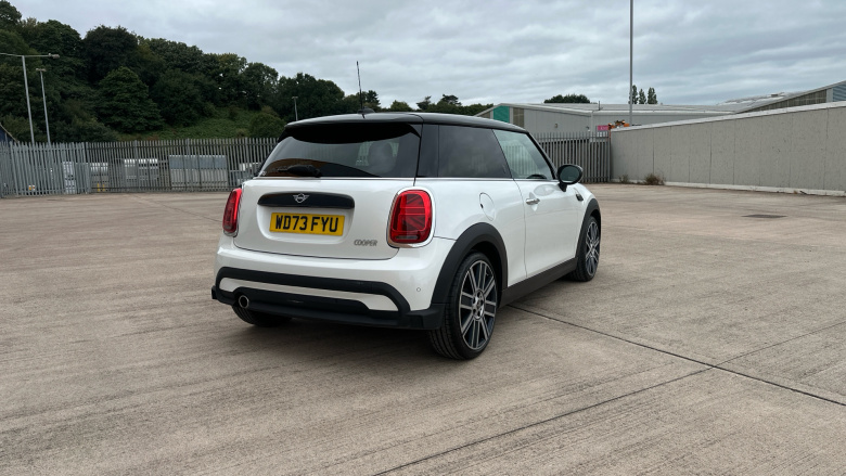 MINI Hatchback 1.5 Cooper Exclusive Premium 3dr Petrol Hatchback
